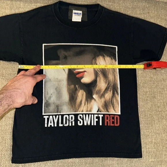 2013 Taylor Swift Red International Concert/Tour T-Shirt YTH SM Red Tour Unisex - Picture 12 of 16